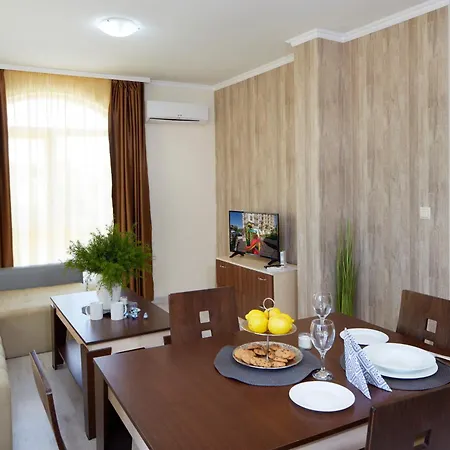 Sardinia And アパートホテル スヴェティ・ヴラス