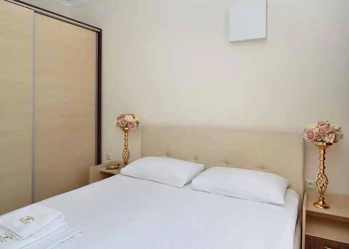 Sardinia And Apart-hotel Sveti Vlas